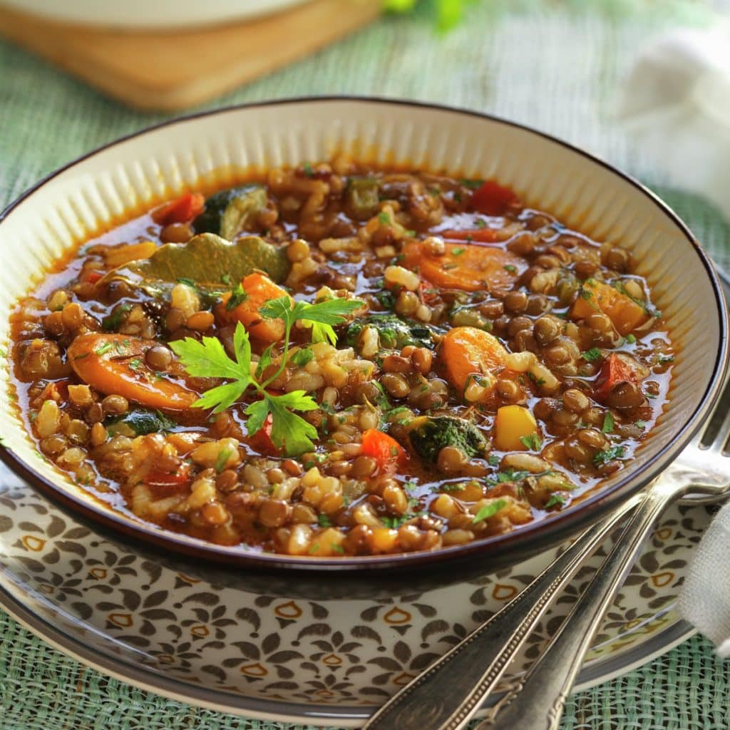 El truco para hacer unas lentejas sanas, con verduras y sin grasa