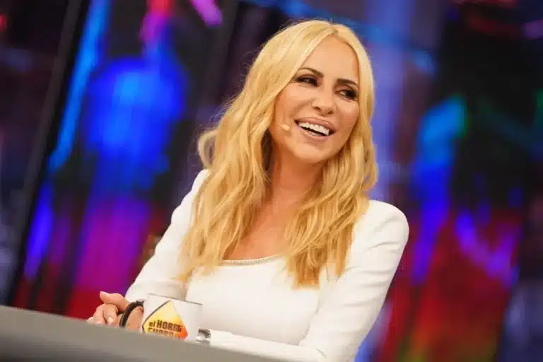 «Si os gusta, yo os lo canto cuando queráis» Marta Sánchez aclara para qué puso letra al himno de España