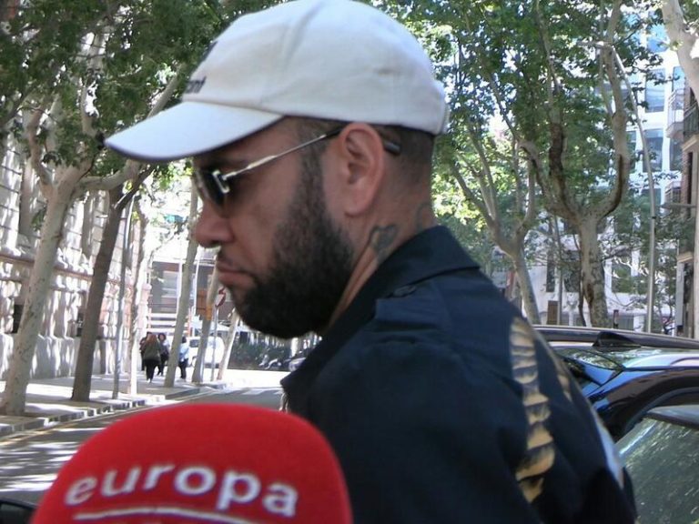 Joana Sanz celebra su cumpleaños junto a Dani Alves tras un año difícil