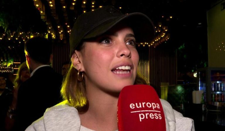 Gloria Camila reaparece en evento social tras su operación de pecho y manda un mensaje a Rocío Carrasco