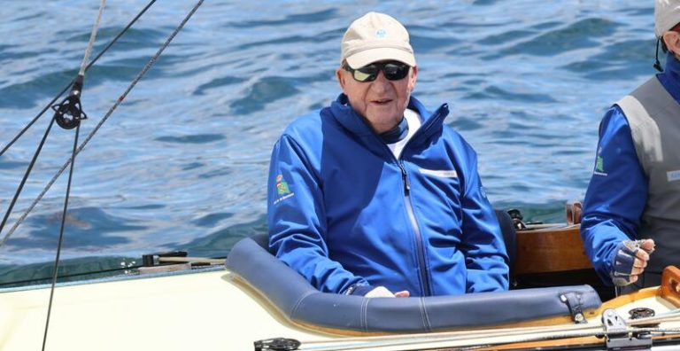 El Rey Juan Carlos avistado a bordo del ‘Bribón’ apenas 48 horas después de su llegada a España