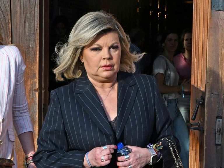 Terelu Campos expresa su disgusto durante la misa en homenaje a su madre