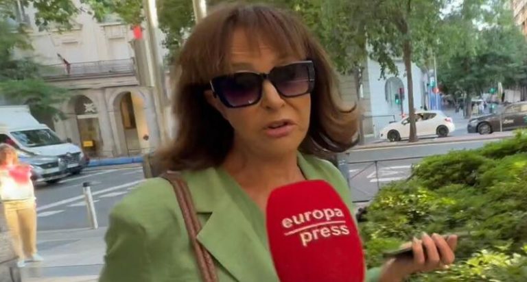 Mari Ángeles Grajal se toma con humor los avances de los hijos de Jaime Ostos para reclamar su herencia