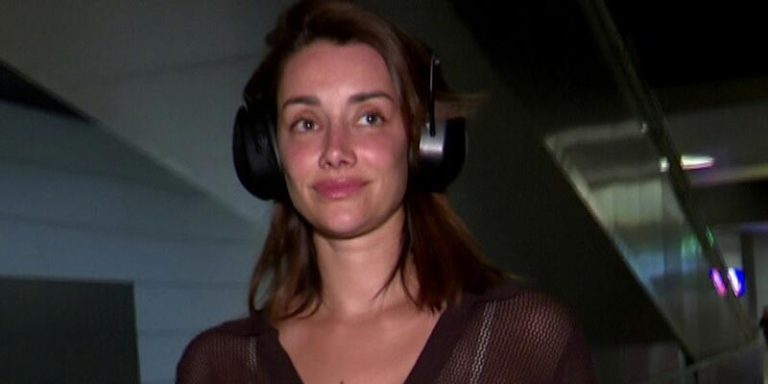 Adara Molinero regresa a España y reacciona a la noticia de la boda de su madre y Pedro Solá