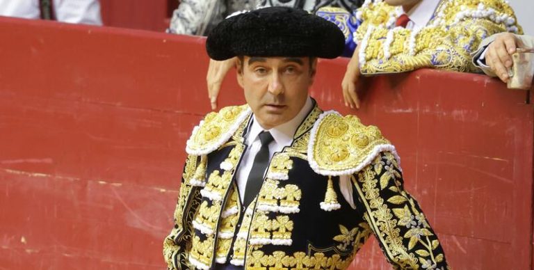 Enrique Ponce reaparece sin Ana Soria tras el alucinante inicio de la gira de Luis Miguel
