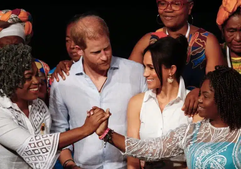 Meghan Markle bromea con renovar sus votos con Harry tras su regalo en Australia