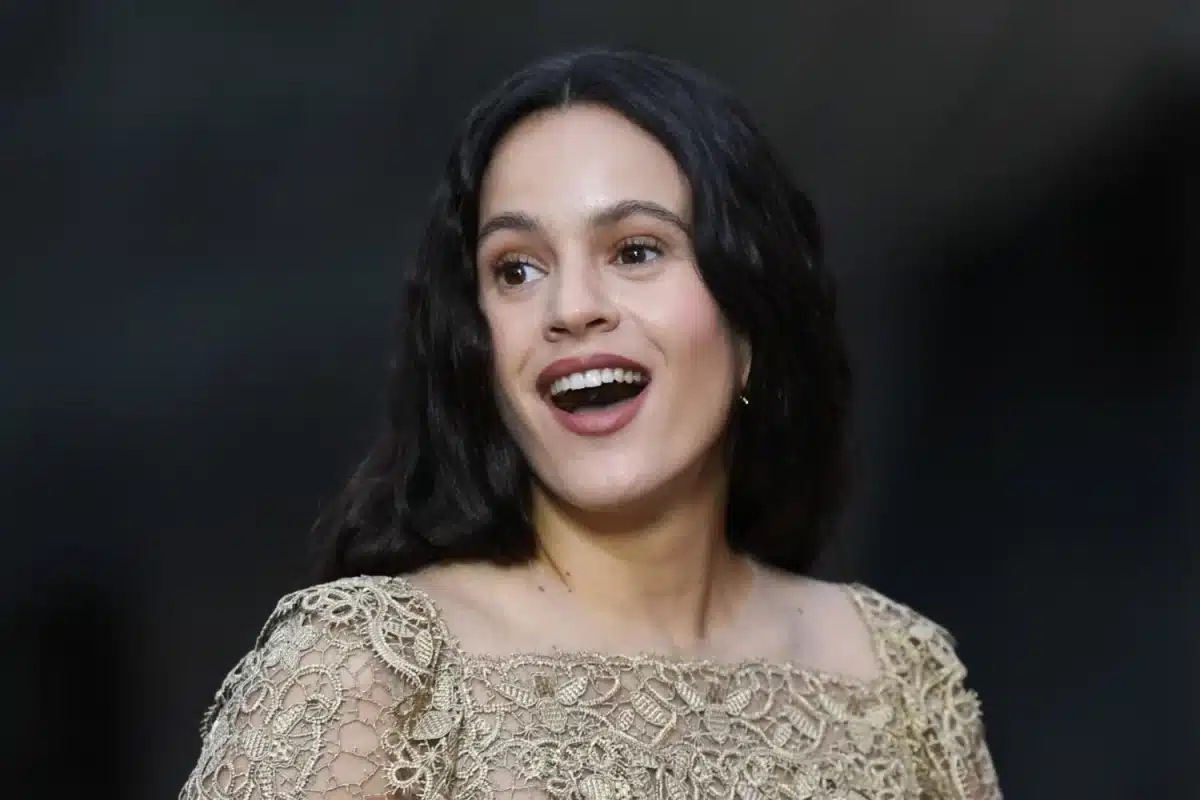 Rosalía se disculpa tras sus polémicas declaraciones sobre Picasso Rosalía