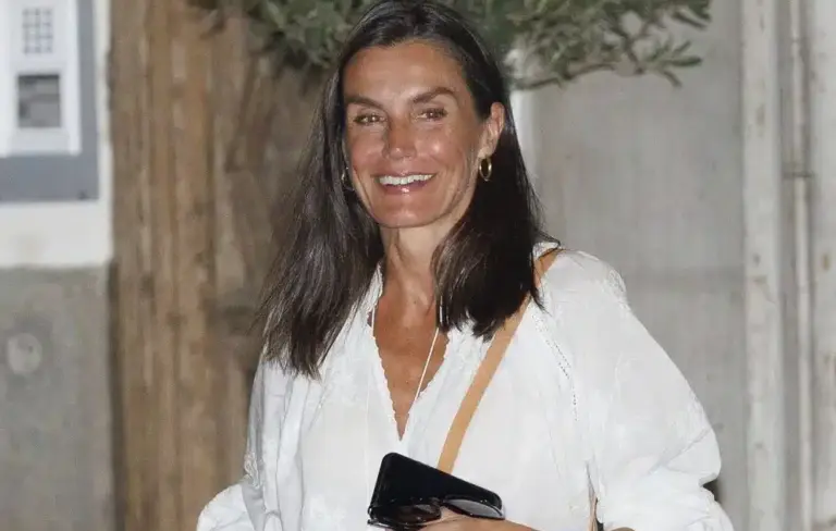 El traje blanco de Mango de Letizia que ha conquistado al Secretariado Gitano