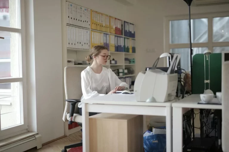 Las empresas están buscando administrativos para trabajar online