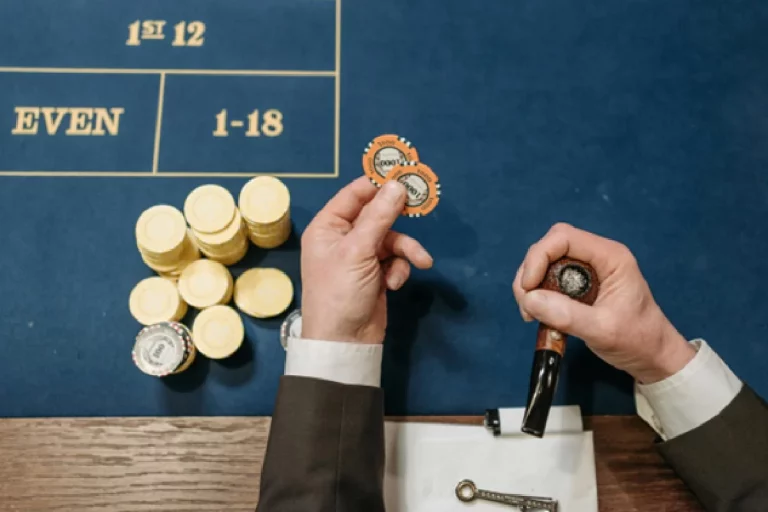 Celebridades que disfrutan del juego: El análisis de Robocat Casino