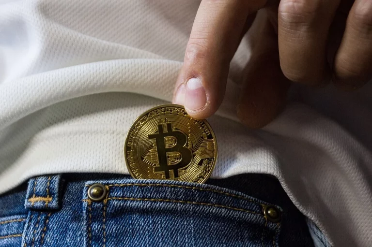 Criptomonedas: el nuevo accesorio de lujo entre famosos y élites