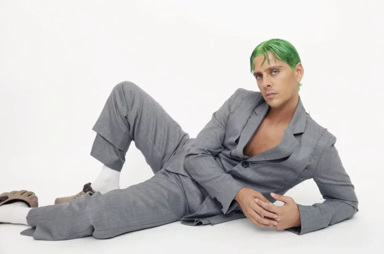 Eduardo Casanova revela que estrenará un documental donde cuenta su experiencia con el VIH