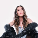 Malú posando para anunciar su gira en Las Ventas