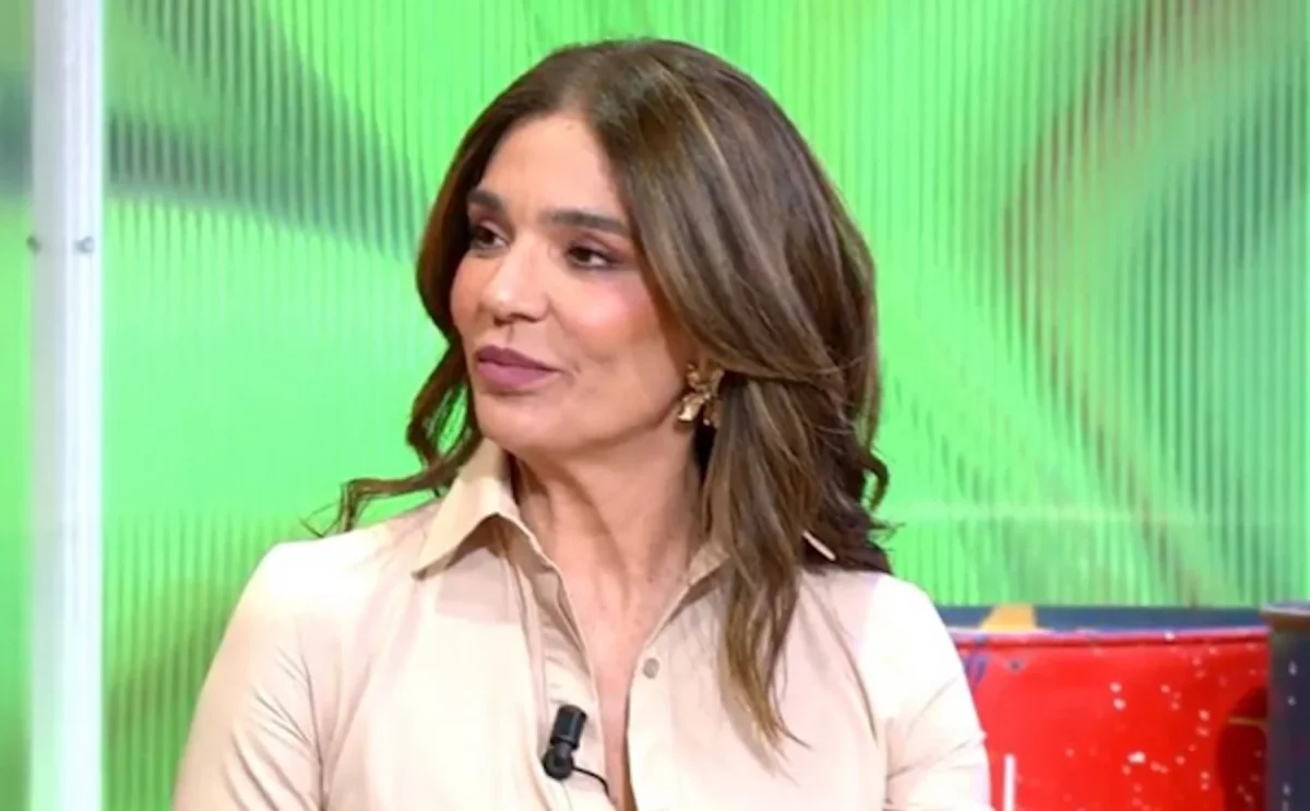 Raquel Bollo conecta con Telecinco y explota en directo: "Me duele porque lo parí." Raquel Bollo en un programa. (Foto: Telecinco)