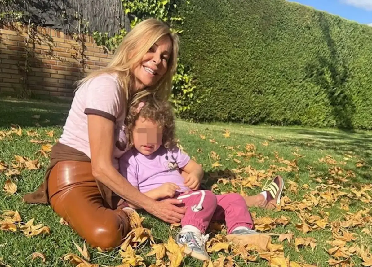 La importante decisión de Ana Obregón con su nieta Anita: "Esta niña tiene que comer" Ana Obregón posando con su nieta. (Foto: Instagram)