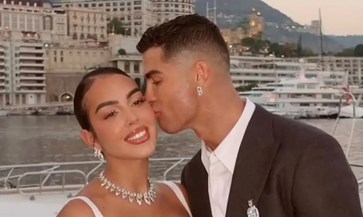 Georgina y Cristiano posando. (Foto: Instagram)