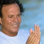 Julio Iglesias sonriendo. (Foto: Instagram)