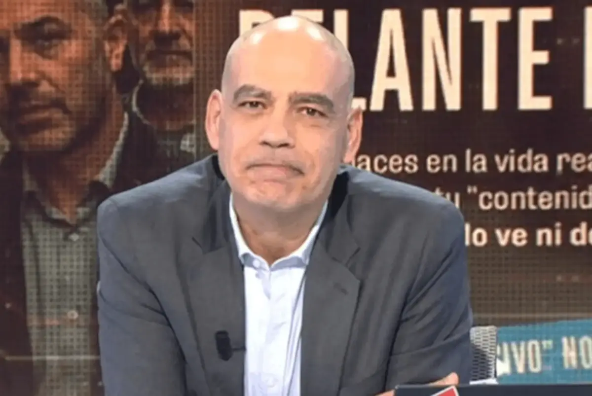 Nacho Abad en su programa. (Foto: YouTube)
