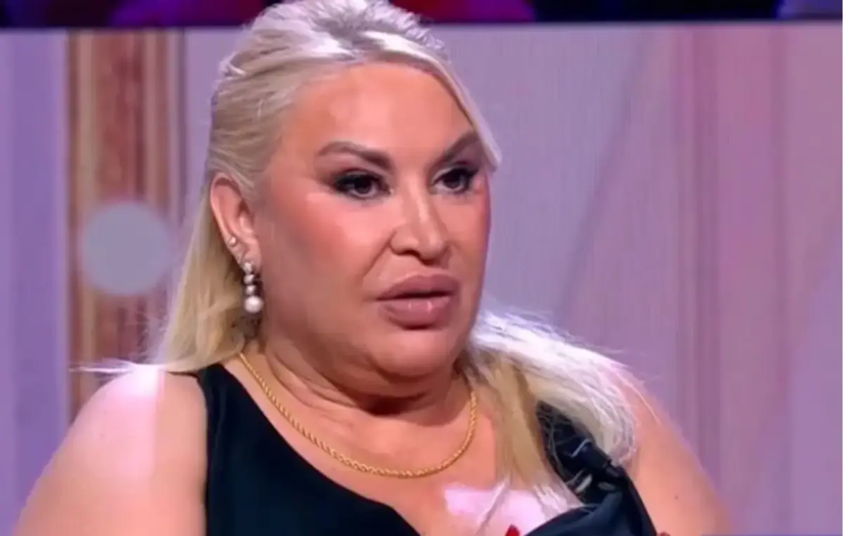 Raquel Mosquera con el rostro serio. (Foto: Telecinco)