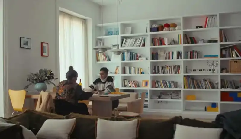 Así es el precioso ático en el que vive Alba Flores en el centro de Madrid: conoce todos los detalles Esta es una de las imágenes que pudimos ver del ático de Alba Flores - Fuente: La Sexta