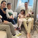 Cristiano Ronaldo posa con su estupenda familia junto a Georgina | Fuente: @georginagio