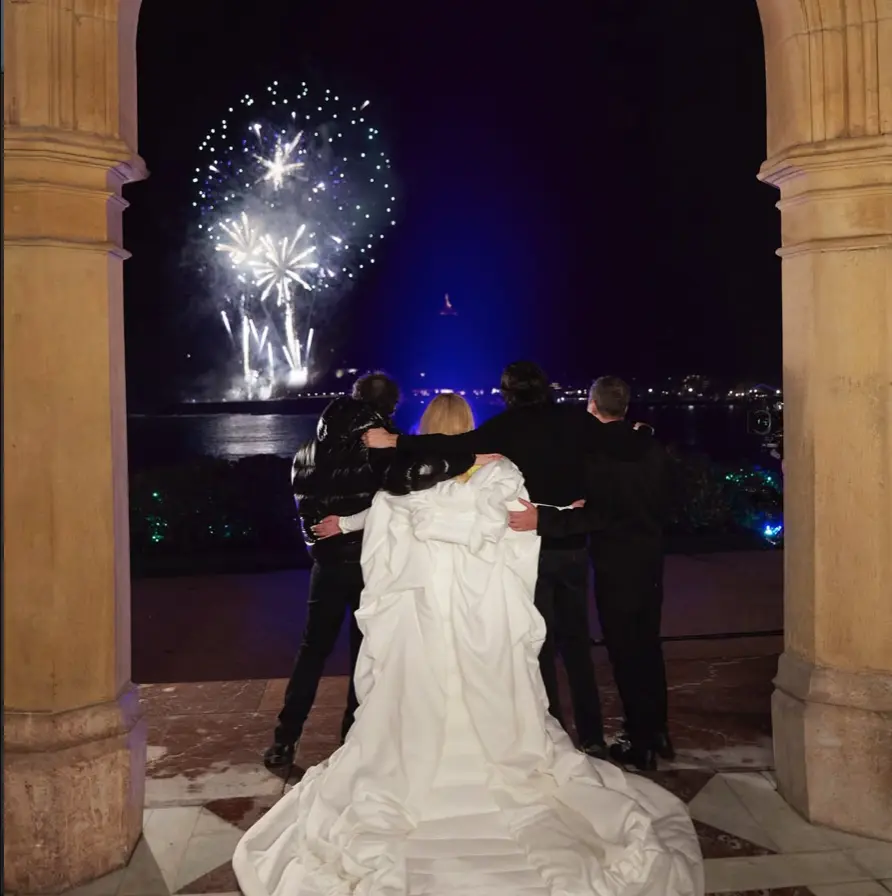 La Oreja de Van Gogh publica un emotivo comunicado para Amaia Montero y esta es la respuesta de ella que ha sorprendido a todos La Oreja de Van Gogh en su actuación de Nochevieja | Fuente: @laorejadevangogh