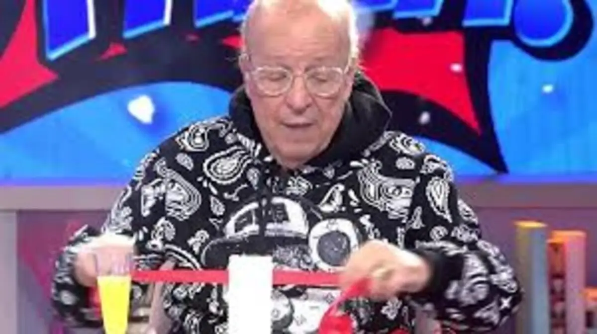 Rappel cuenta toda la verdad sobre la relación de los Javis: así fue la Nochevieja que pasaron juntos Rappel contando en el programa de 'Vaya Fama' | Fuente: Telecinco