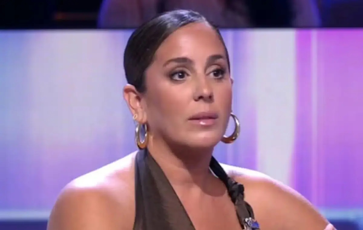 Anabel Pantoja se desmorona en plena Semana Santa: "ha pasado frente a mi" Anabel Pantoja en su programa. (Foto: Telecinco)