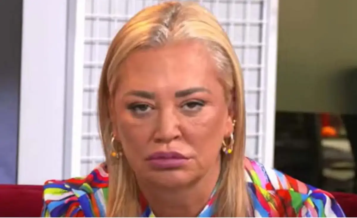 Belén Esteban en su programa. (Foto: YouTube)