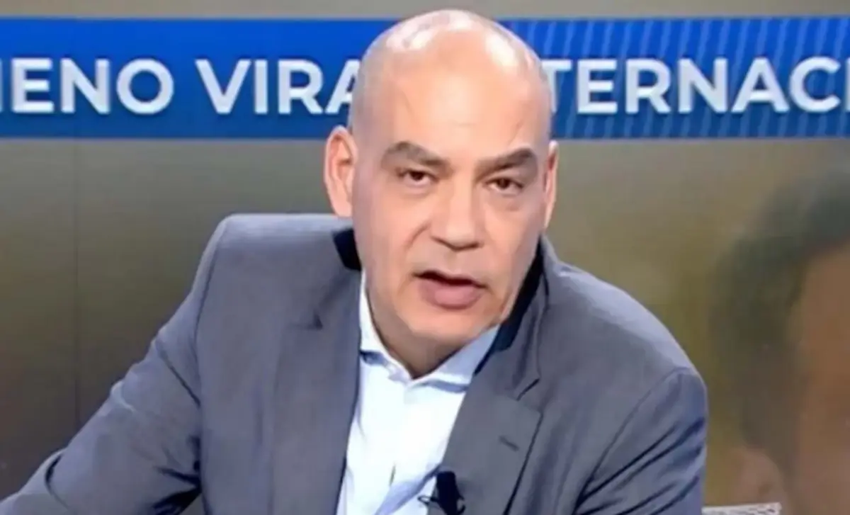 Nacho Abad en su programa. (Foto: YouTube)