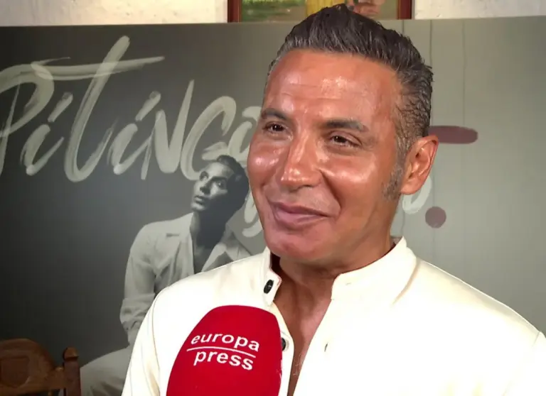 Treinta años después y un mensaje de Instagram: Pitingo anuncia su boda con su primer amor de juventud