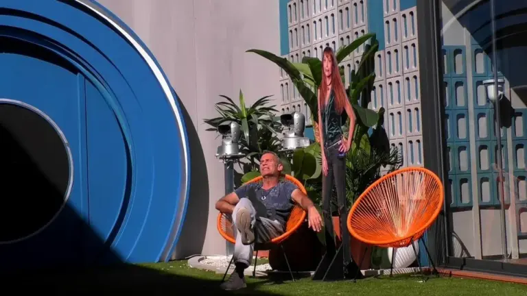 Conoce el motivo por el que Carlos Lozano pide perdón a sus compañeros y los deja sin palabras