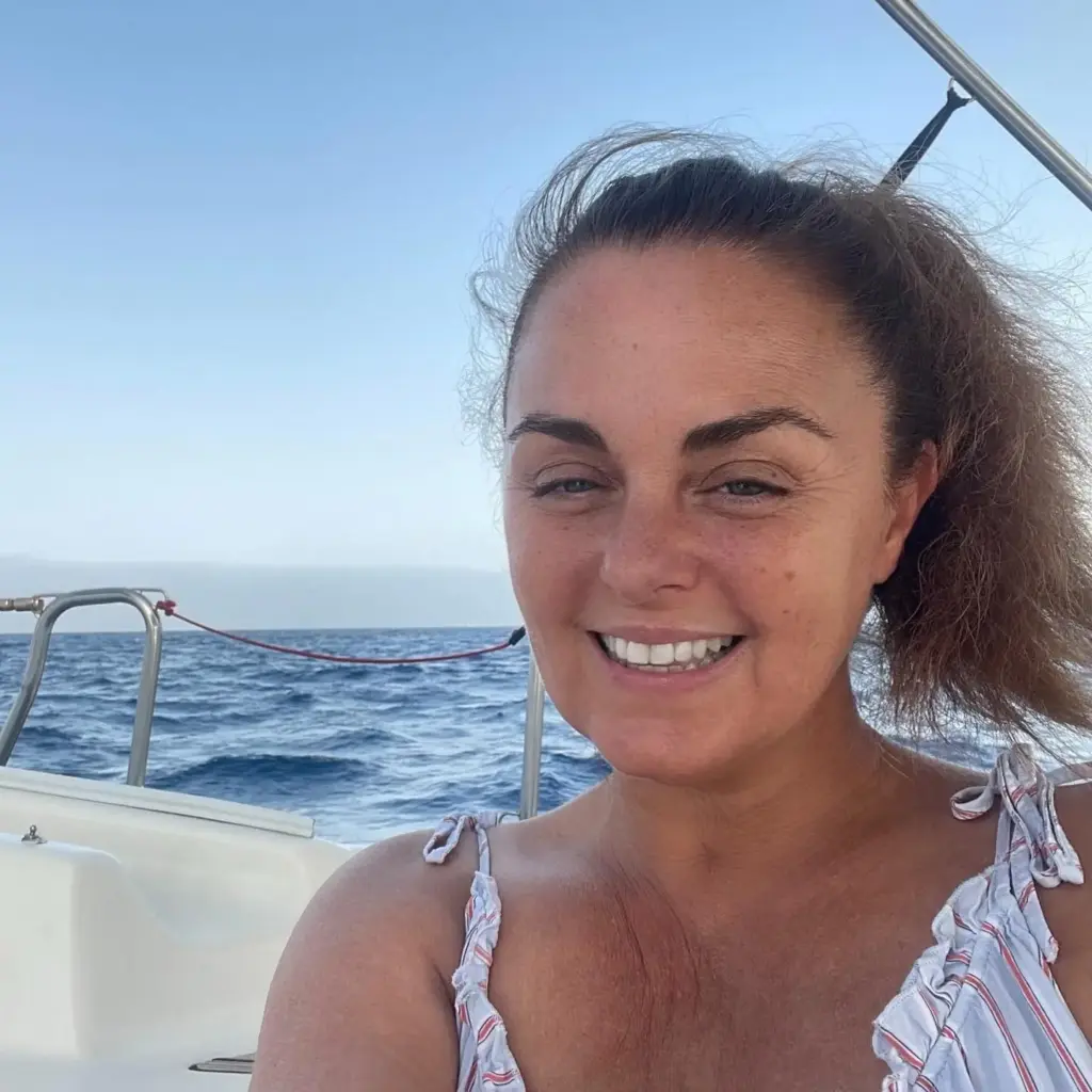 Carmen Morales se emociona al recordar la muerte de su madre Rocío Dúrcal: "Mi padre estuvo muerto en vida ocho años" Carmen Morales posando en su cuenta de Instagram - Fuente: @carmenmoralesoficial