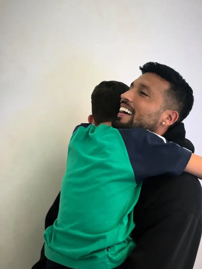 Estas son las declaraciones de Ezequiel Garay tras conocer la nueva relación de su ex, Tamara Gorro Ezequiel Garay, junto a su hijo - Fuente: @ezequielgaray24