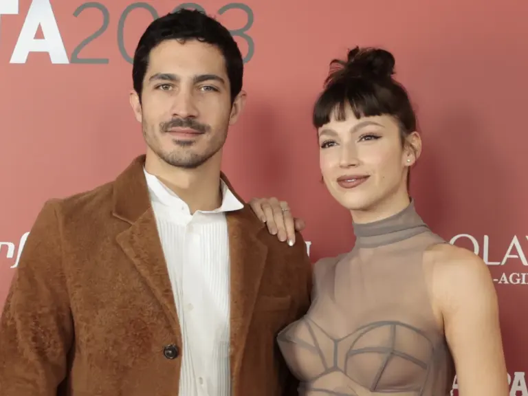 Úrsula Corberó y Chino Darín ya son padres de su primer hijo