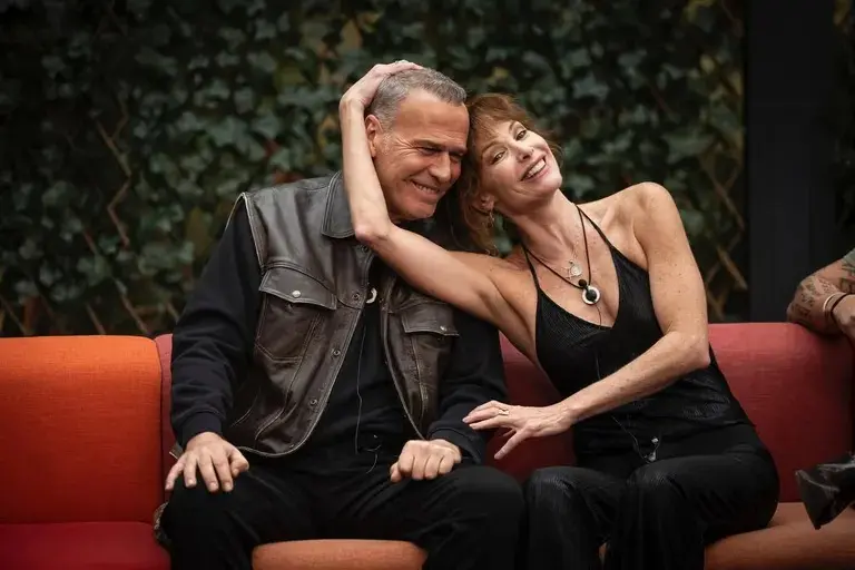 El lado más amoroso de Carlos Lozano: estas son todas sus parejas famosas de los últimos años Carlos Lozano con Cristina Piaget en la casa GH Dúo - Fuente: Telecinco