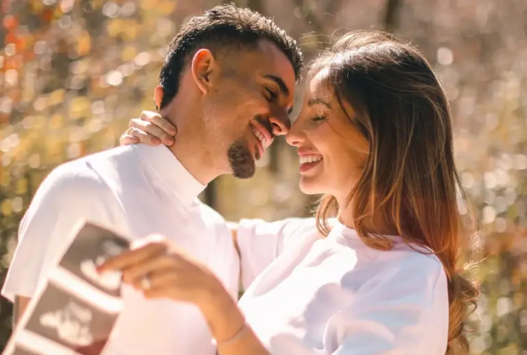 La nieta de Serrat anuncia que tendrá gemelos con el madridista Dani Ceballos