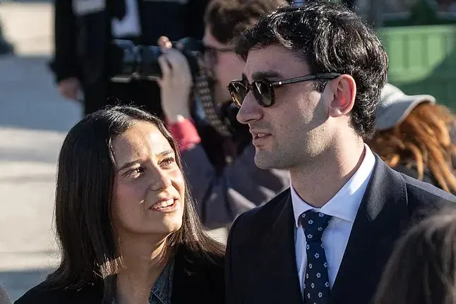 Victoria Federica presenta públicamente a su pareja en la Semana de la Moda de París Victoria Federica junto a su novio en París - Fuente: Getty Images