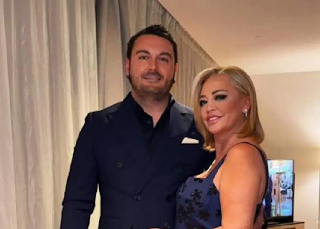 Belén Esteban con su marido. (Foto: Instagram)