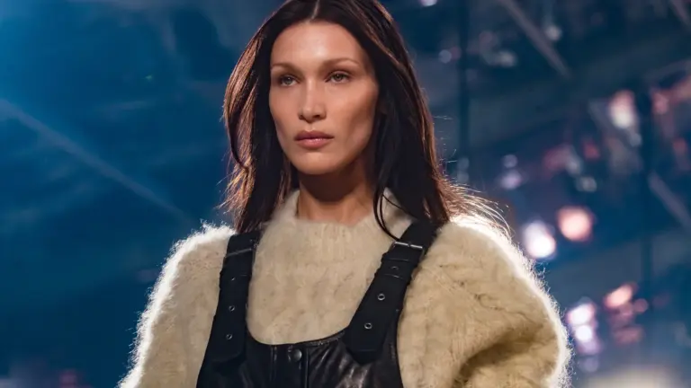 Bella Hadid rompe a llorar al actualizar su lucha contra la enfermedad de Lyme