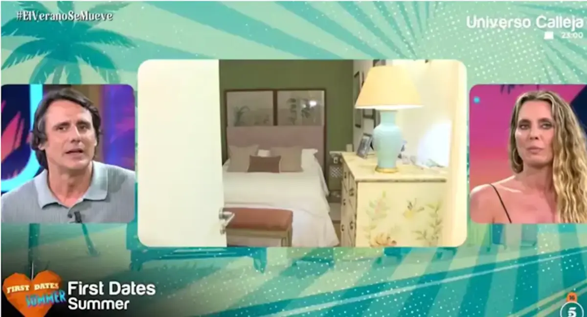 Entramos en el dormitorio de Carmen Borrego: cama XL, fotos familiares y una decoración alucinante La habitación de Carmen Borrego. (Foto: YouTube)