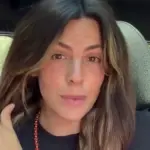 Laura Matamoros en un coche. (Foto: YouTube)