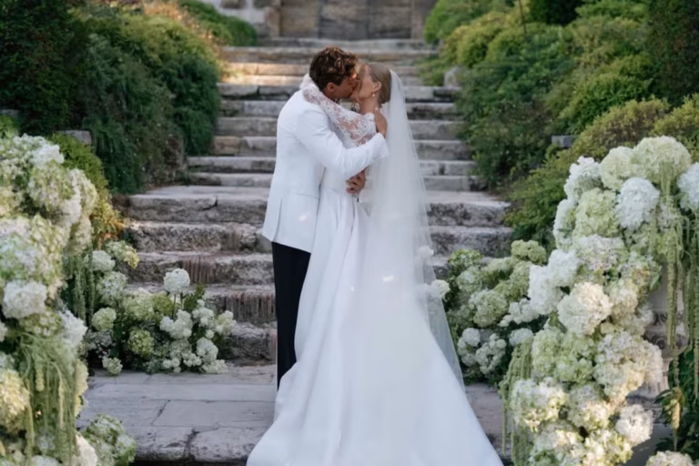 La boda de Mondo Duplantis y Desiré Inglander: vestido inspirado en Grace Kelly y castillo en la Costa Azul