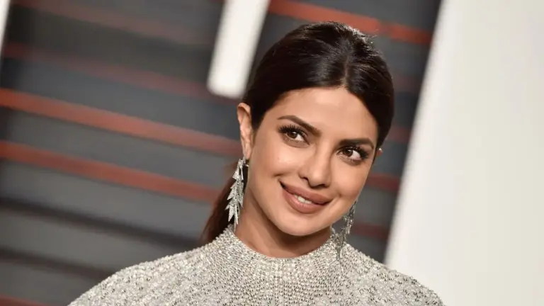 Priyanka Chopra, desde el palco real de Wimbledon: FaceTime con Nick Jonas y el gesto que lo dice todo