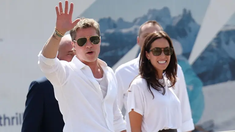 Brad Pitt e Inés de Ramón rompen su silencio: Confirman su romance en la boda de Taylor Swift