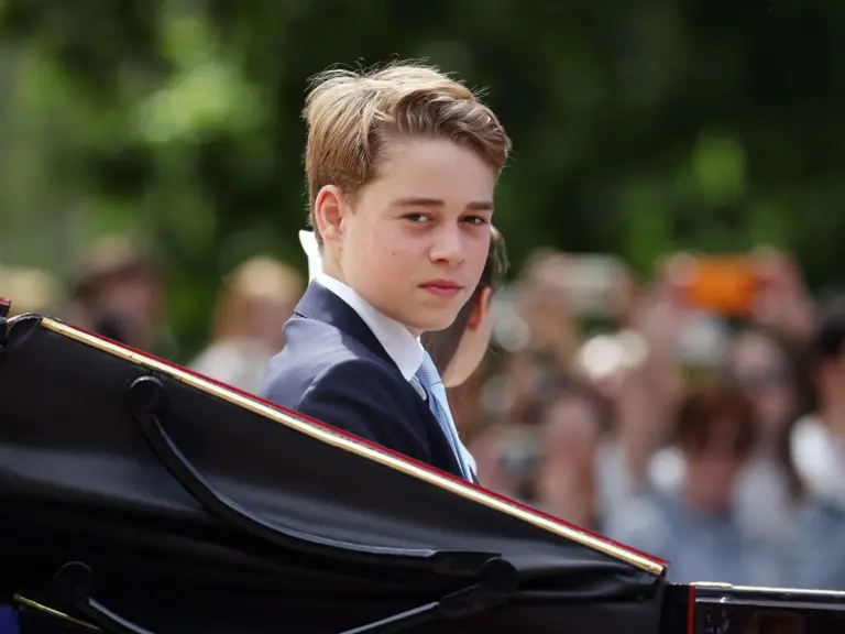 El príncipe George, 13 años: el retrato oficial que lo muestra como futuro rey