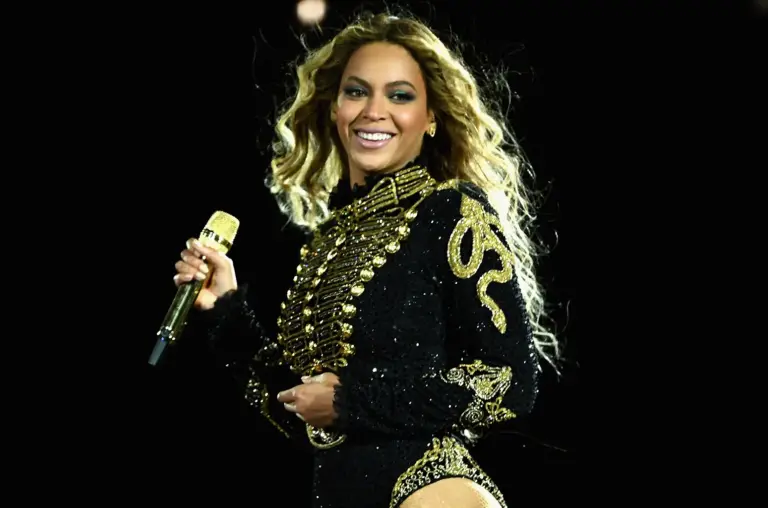 El capricho de Beyoncé en su 45 cumpleaños: una caja de apicultor vacía por 948 dólares