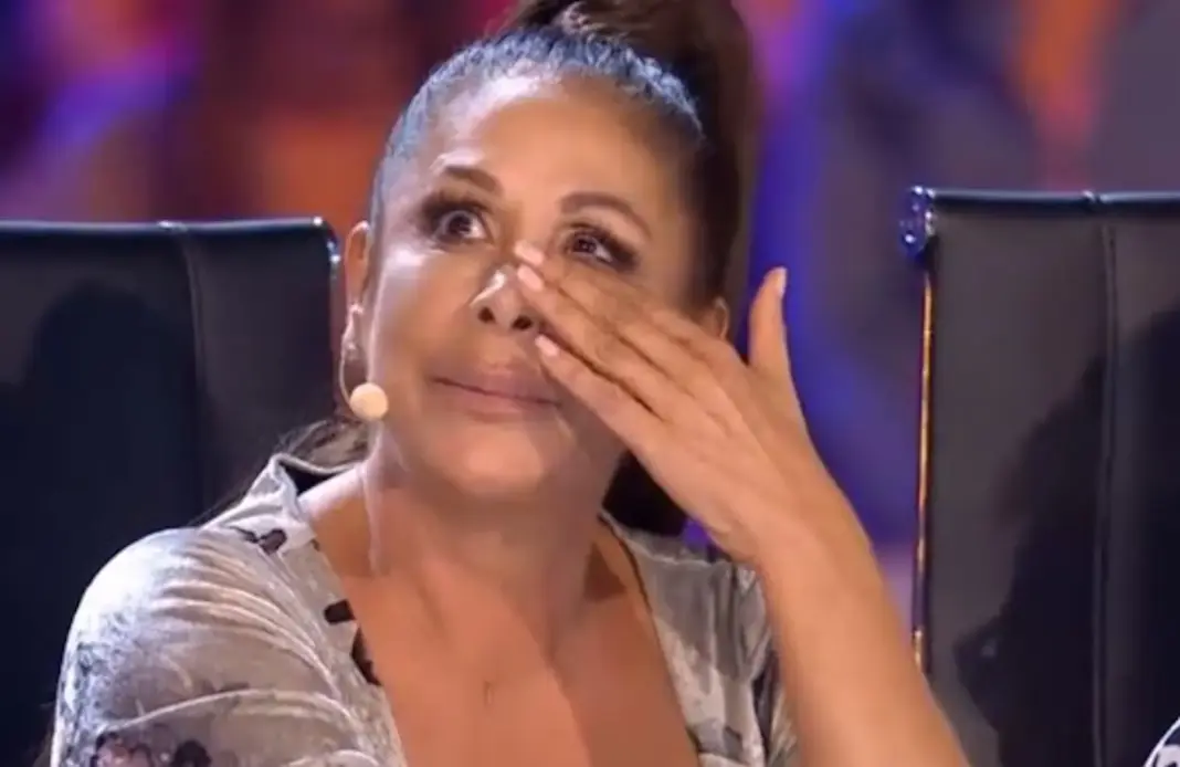Isabel Pantoja llorando en televisión. (Foto: YouTube)