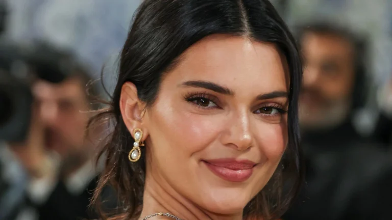 Kendall Jenner look de cita con Jacob Elordi: encaje, seda y estilo ‘it girl’