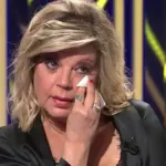 Terelu Campos llorando. (Foto: YouTube)